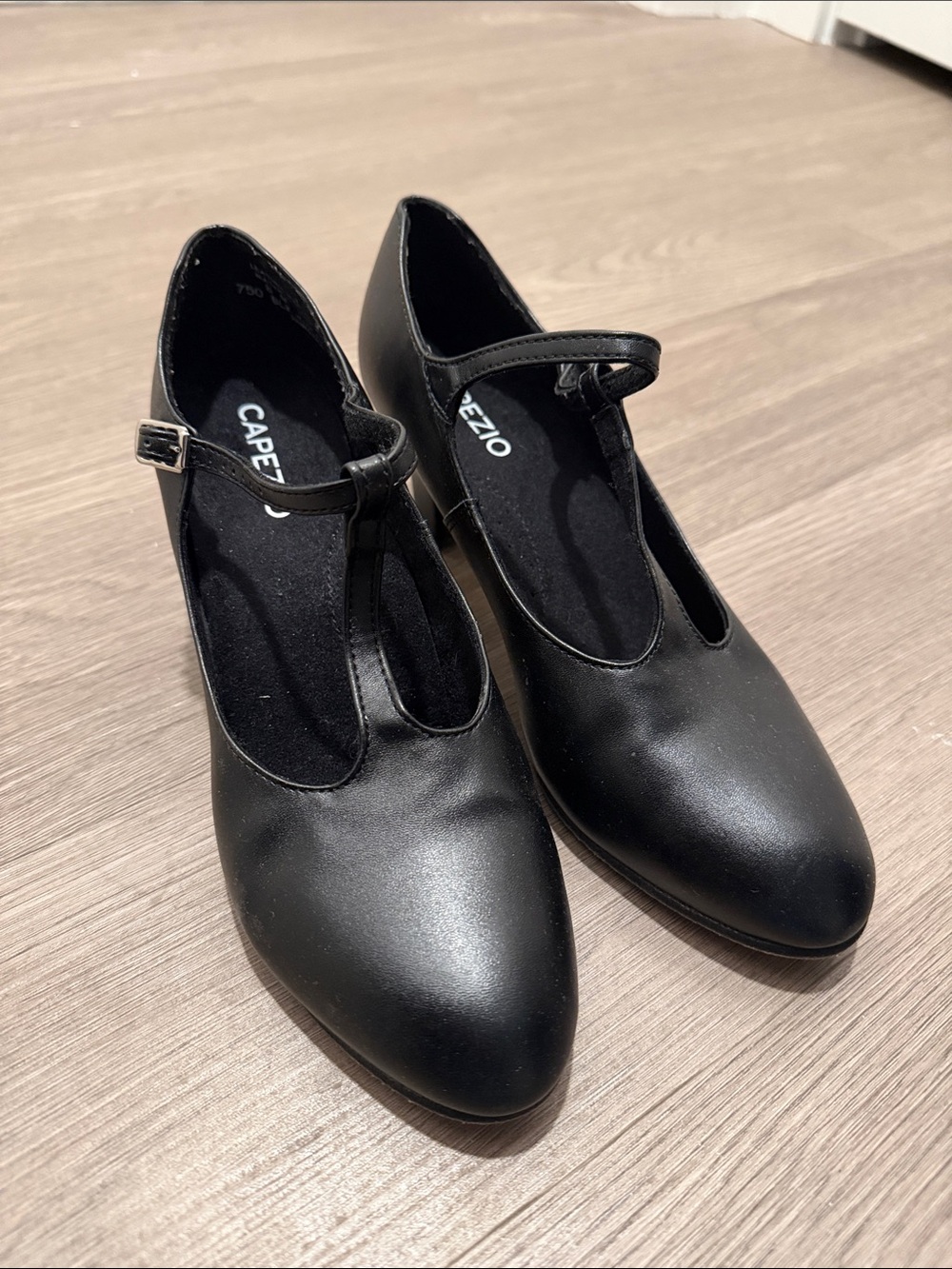 Capezio Women’s Black Leather Footlight T-Strap Women's Heels Size 8M